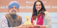'Encourage kids to pursue sports', urges PV Sindhu during her talk at Hyderabad