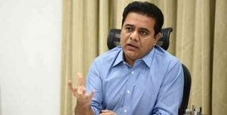 గవర్నర్‌లా వ్యవహరిస్తే గౌరవిస్తాం: కేటీఆర్‌