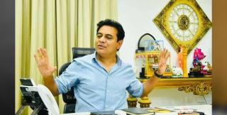 KTR-Rahul Gandhi: పొలిటికల్ టూరిస్టులు వస్తారు, పోతారు: కేటీఆర్ సెటైర్లు