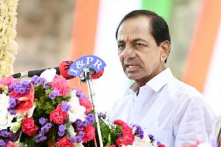 కేంద్రం రాష్ట్రాలను నిర్వీర్యం చేసేందుకు కుట్ర చేస్తోంది: సీఎం కేసీఆర్