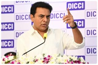 రైతుల ఉసురు తీసిన బీజేపీ ఓ వైపు.. వారి తరఫున నిలిచిన కేసీఆర్ మరోవైపు.. కేంద్రంపై మంత్రి కేటీఆర్ ఫైర్