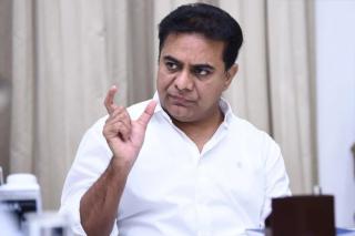 KTR slams Centre for importing national flags from China for I-Day celebrations