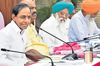 అన్నం పెట్టే చేతులే అస్త్రాలు కావాలి