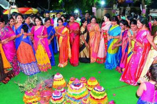 సెప్టెంబర్ 30న పీపుల్స్ ప్లాజాలో బతుకమ్మ వేడుకలు