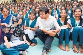 బాసర ట్రిపుల్‌ ఐటీలో సమస్యలను నేను పరిష్కరిస్తా : KTR