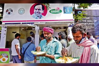 తెలంగాణ ప్రభుత్వ అన్నపూర్ణ ఆహార పథకం GHMC పరిమితుల్లో 10 కోట్ల భోజనాలను అందిస్తోంది