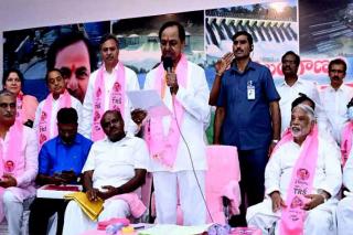 మహారాష్ట్ర నుంచి కేసీఆర్ జాతీయ పార్టీ విస్తరణ ప్రారంభం కానుంది
