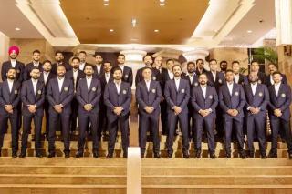 ICC T20 వరల్డ్ కప్: రోహిత్ శర్మ నేతృత్వంలోని భారత జట్టు ఆస్ట్రేలియాకు బయలుదేరింది