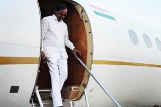 KCR back in city after week-long Delhi visit