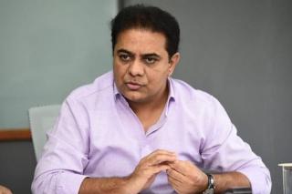 బిల్డర్లు నిబంధనలు ఉల్లంఘించినట్లు గుర్తిస్తే నిర్మాణ కార్యకలాపాలను నిలిపివేయండి: కేటీఆర్