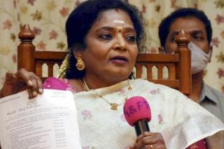 గవర్నర్: తెలంగాణ ప్రభుత్వం నా ఫోన్ ట్యాప్ చేస్తోంది.