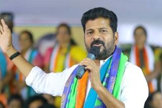 23 ఎన్నికల్లో మహిళలకు 15 మంది కాంగ్రెస్ టిక్కెట్లు ఇస్తామని రేవంత్ హామీ ఇచ్చారు