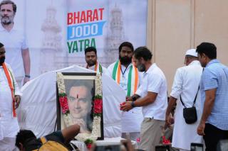 KCR has direct phone line with Modi, alleges Rahul Gandhi