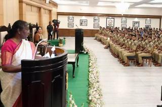 ద్రౌపది ముర్ము 74వ బ్యాచ్ IPS ప్రొబేషనర్లను ఉద్దేశించి ప్రసంగించారు