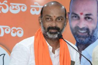 నాకు దేశం ఫస్ట్, పార్టీ సెకండ్, ఫ్యామిలీ లాస్ట్ అని బండి సంజయ్ అన్నారు