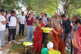 బొటానికల్ గార్డెన్స్‌లో సీనియర్ సిటిజన్‌ల కోసం ప్రత్యేకమైన జిమ్‌ను ఏర్పాటు చేశారు